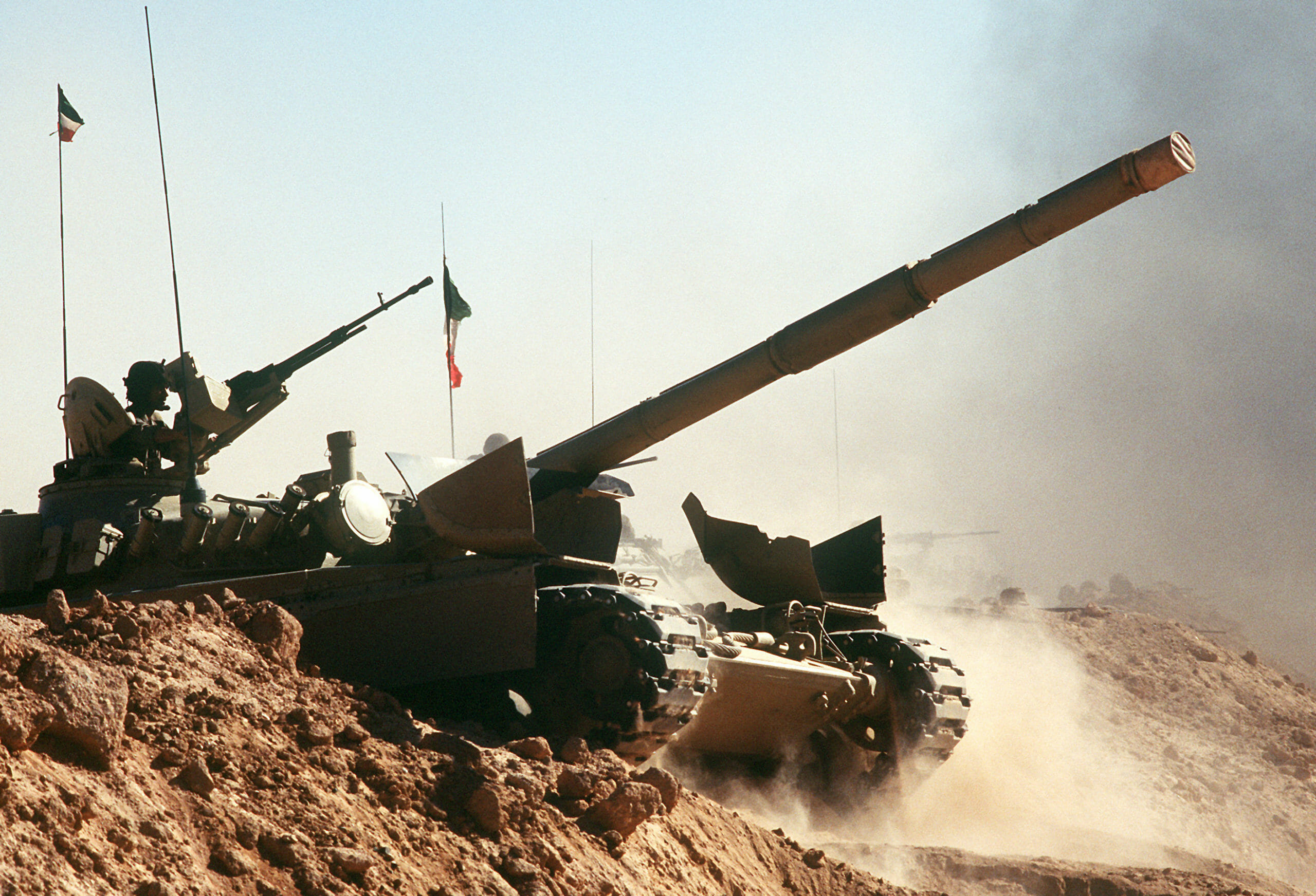 Read more about the article Kuwait søger hjælp efter irakisk invasion