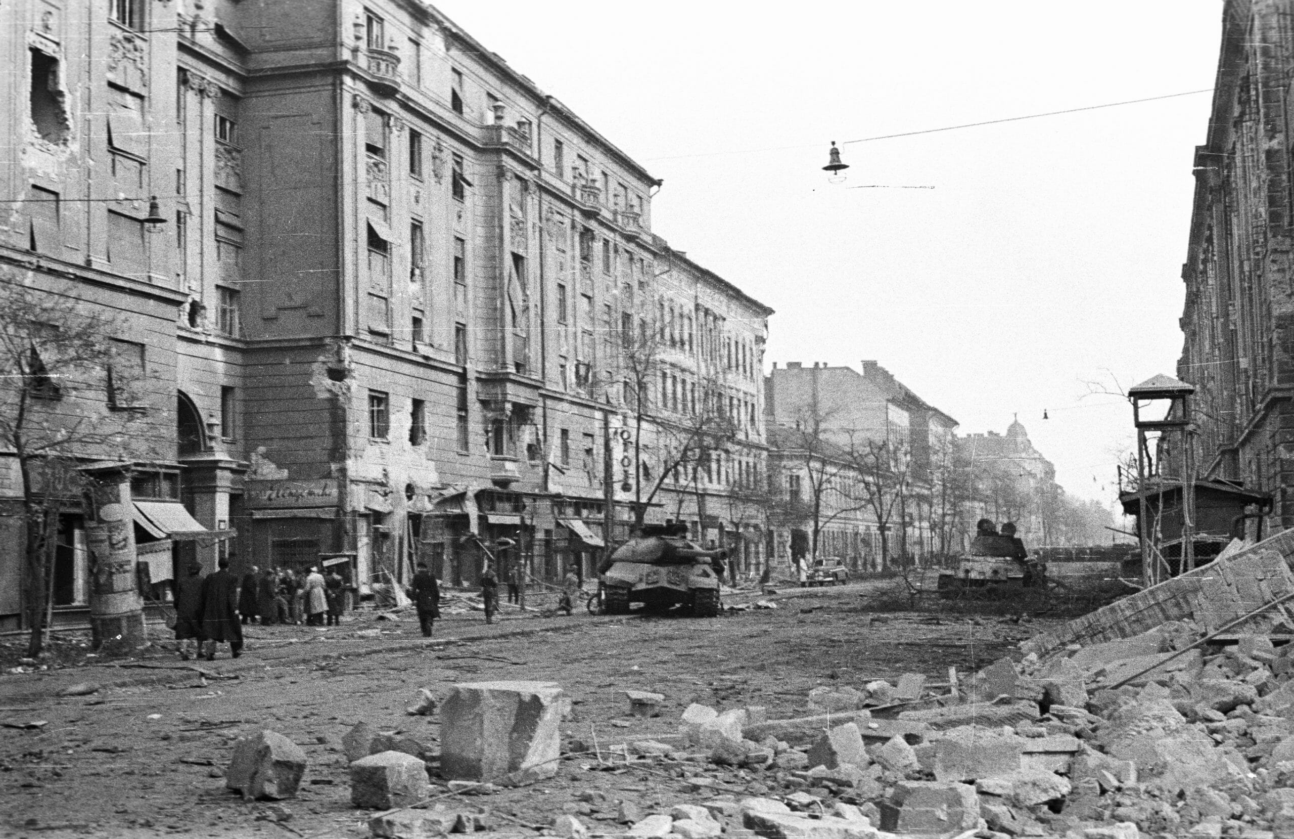 Read more about the article Ungarn-opstand i 1956 var første angreb på sovjetmagten