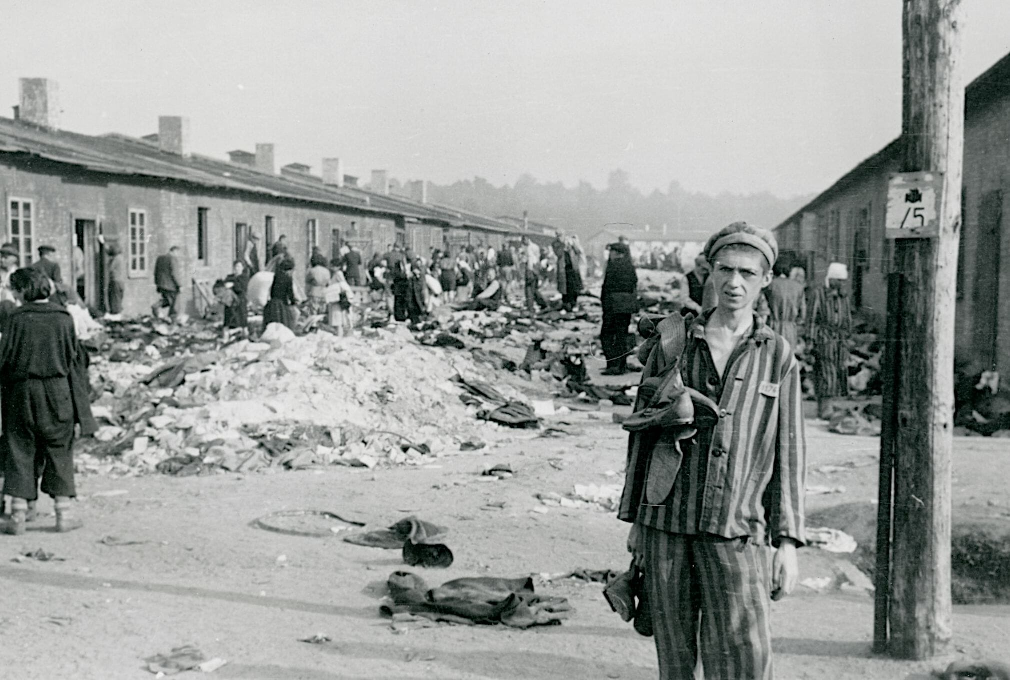 Read more about the article KZ-lejren Bergen-Belsen – et helvede på Jorden