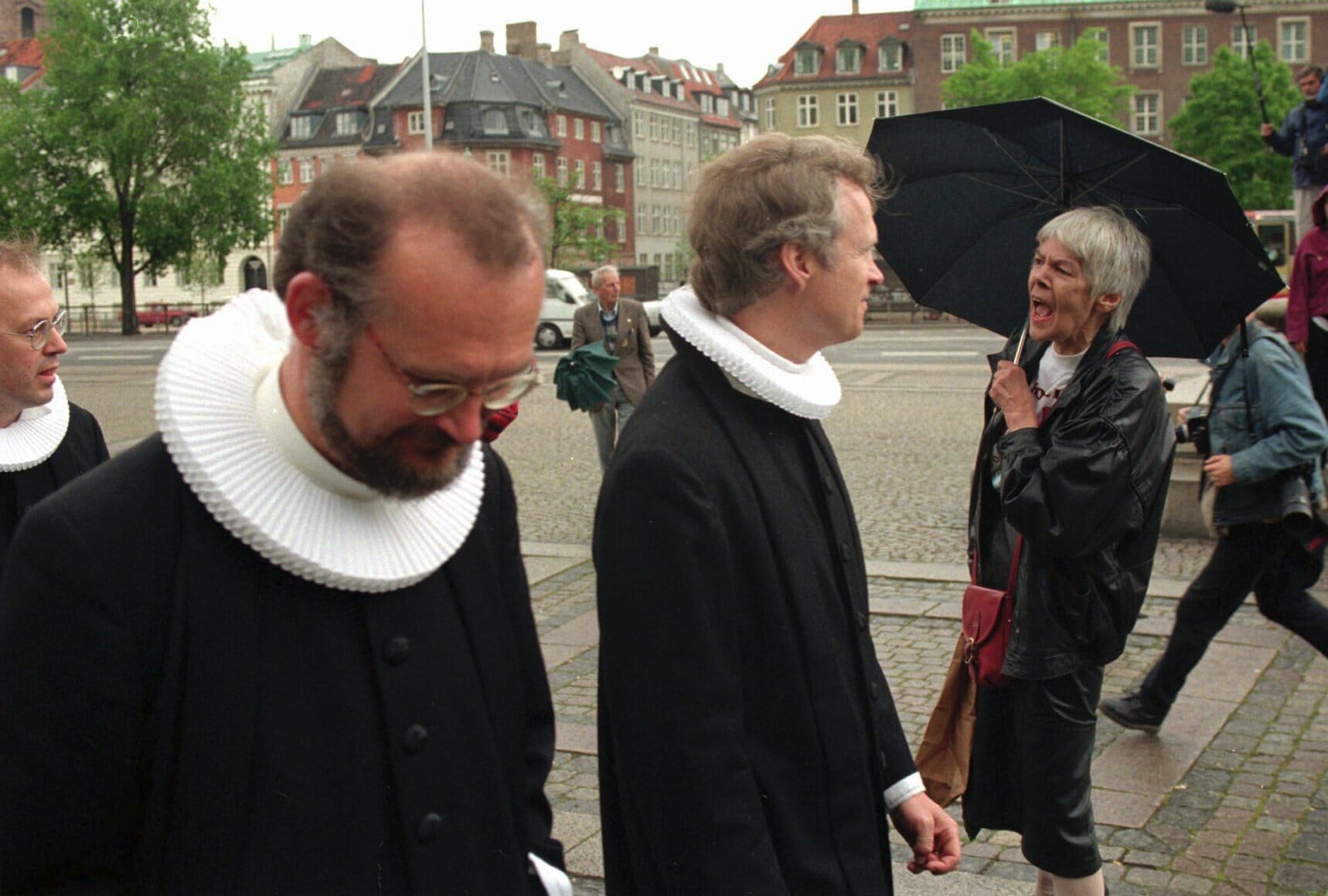 Read more about the article Præster i abortdemonstration på Christiansborg
