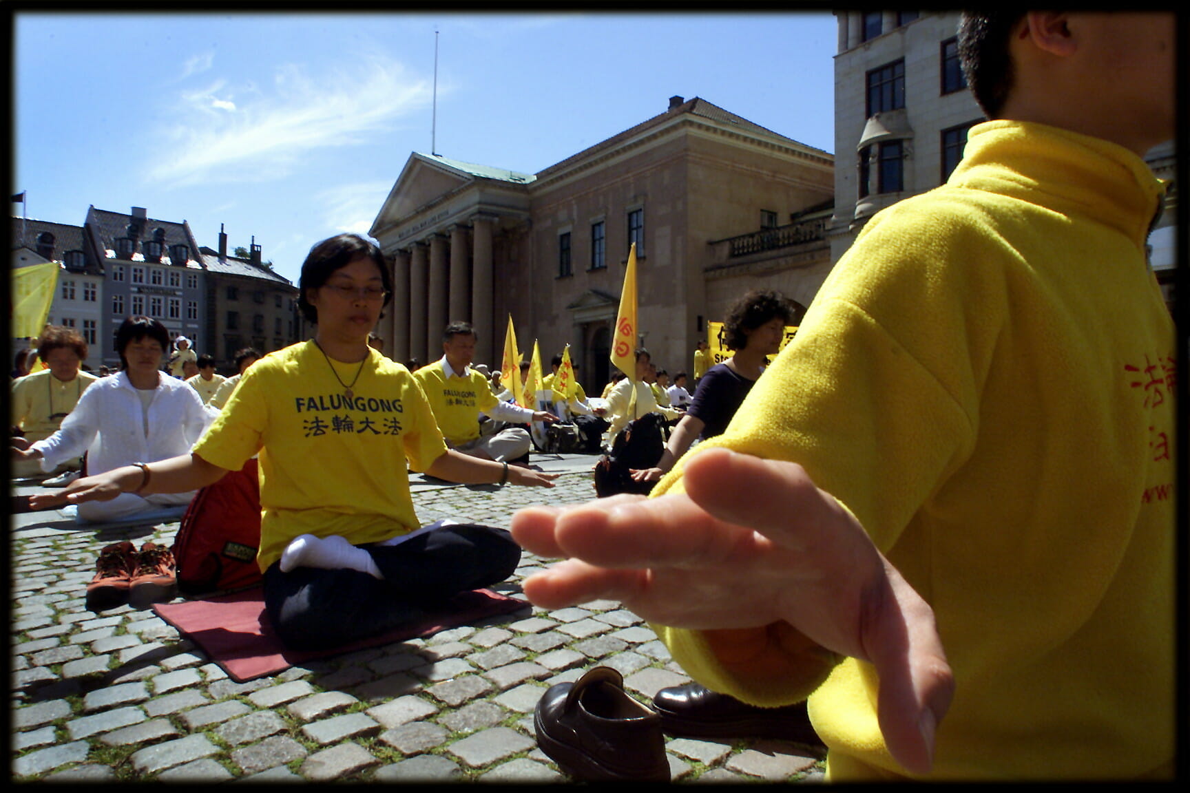 Read more about the article Kina retfærdiggør angreb på Falun Gong bevægelse