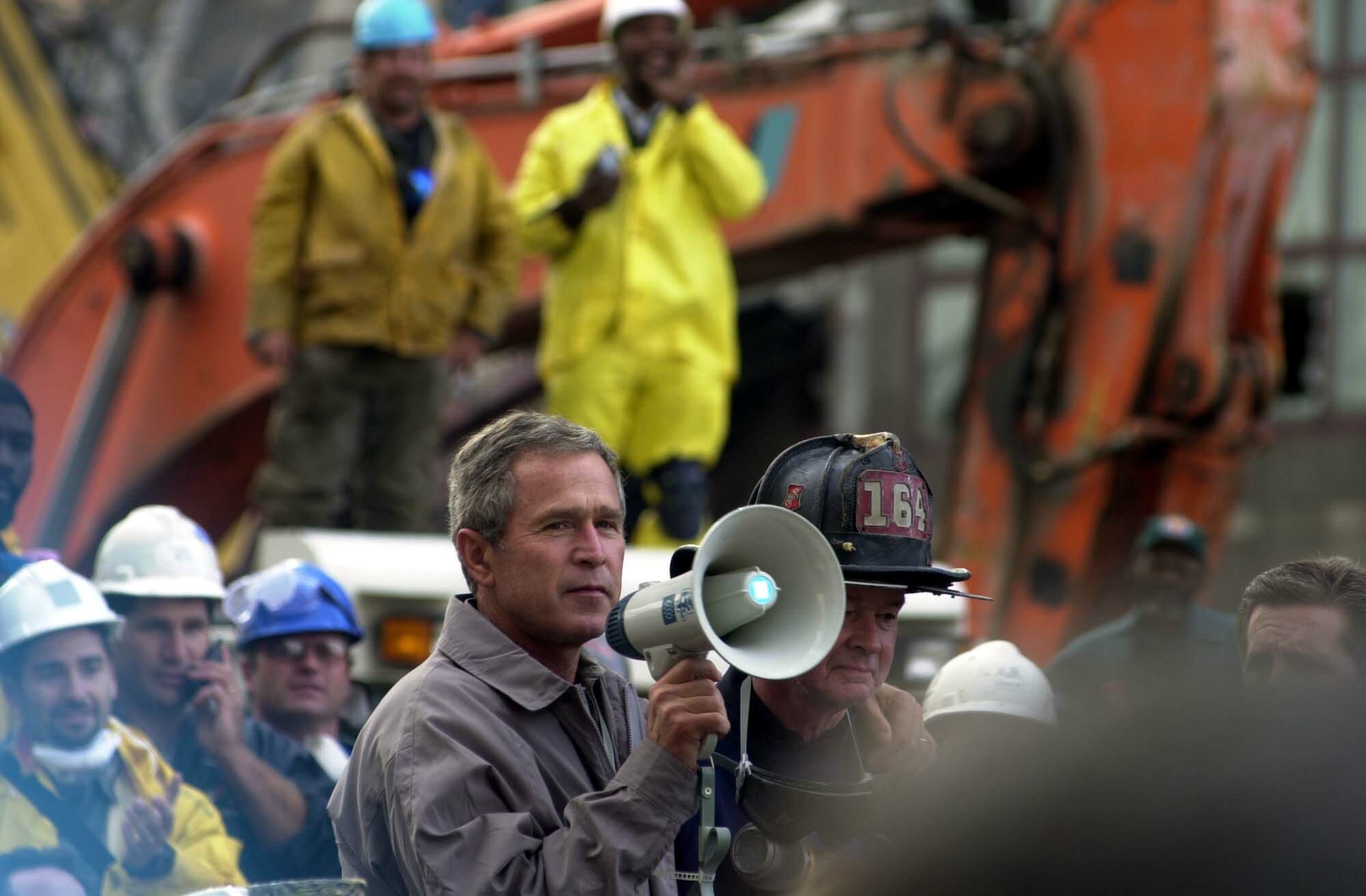 Read more about the article 11. september angreb: Præsident Bush ved ruinerne af World Trade Center