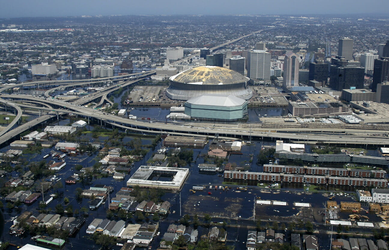 Read more about the article Orkanen Katrina blev symbol på racemæssig og social opdeling i USA