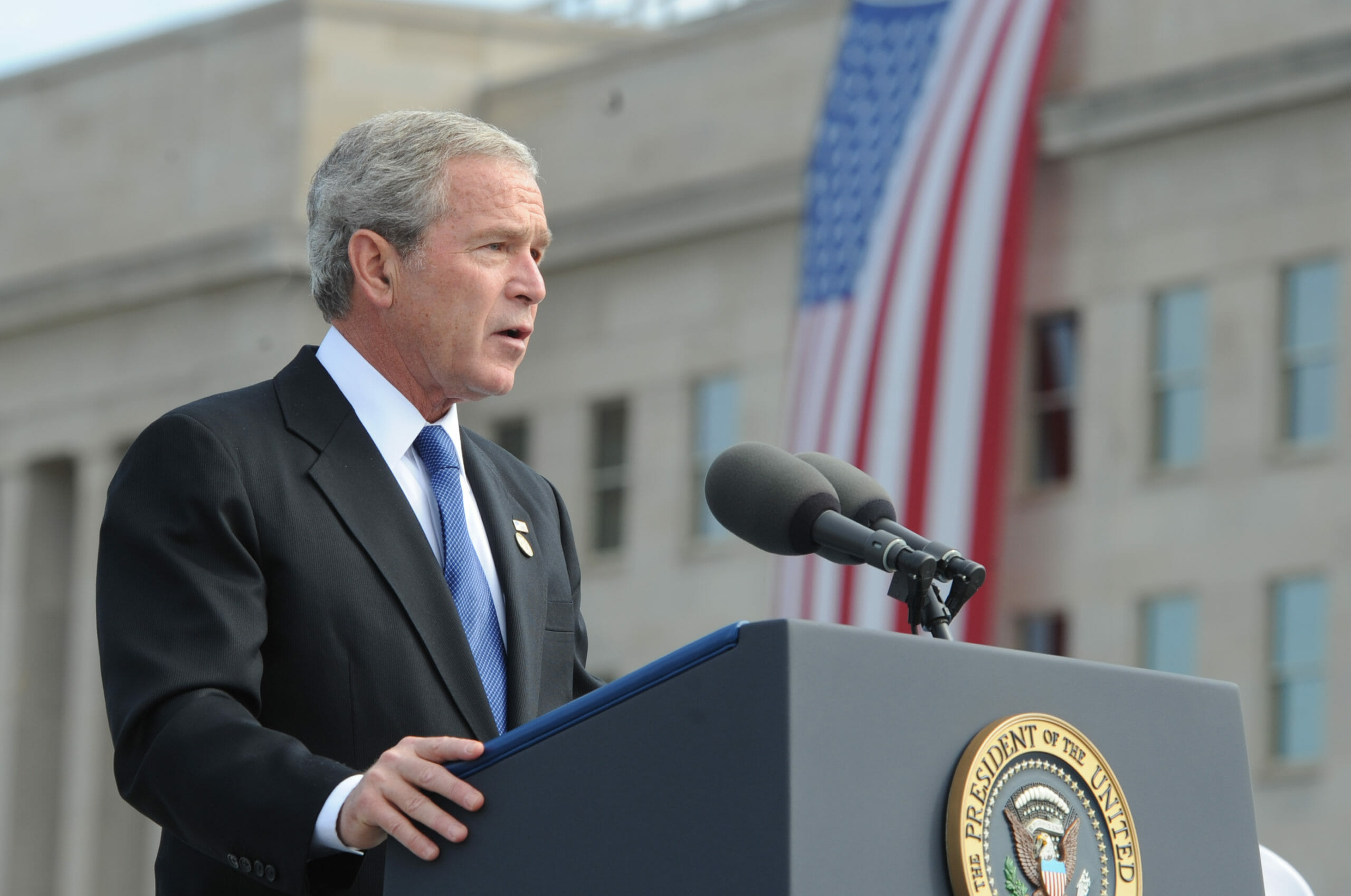 Read more about the article Bush indrømmer hemmelige CIA-fængsler