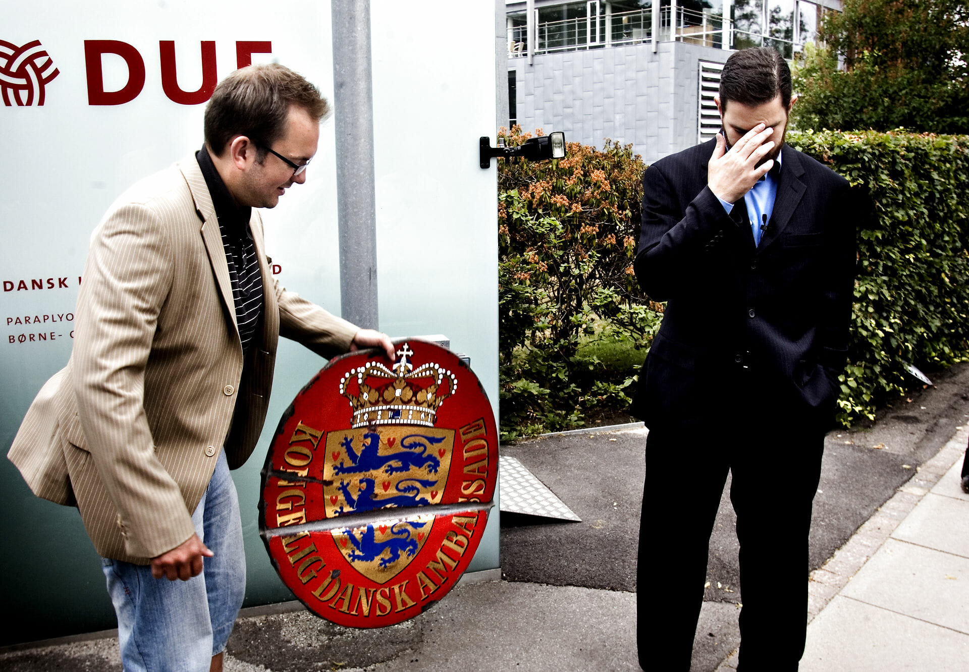 Read more about the article Efter Muhammedtegninger: Terrorangreb mod danske ambassader
