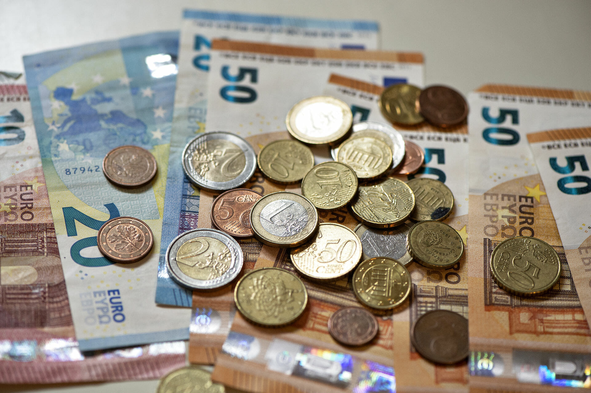 Read more about the article Nej til euroen: Danskerne vil beholde kronerne