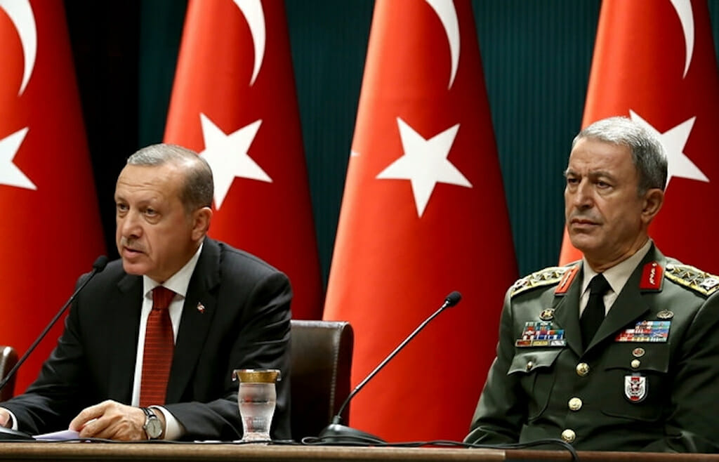 Read more about the article Kupforsøg i Tyrkiet: Militær hævder at have taget magten
