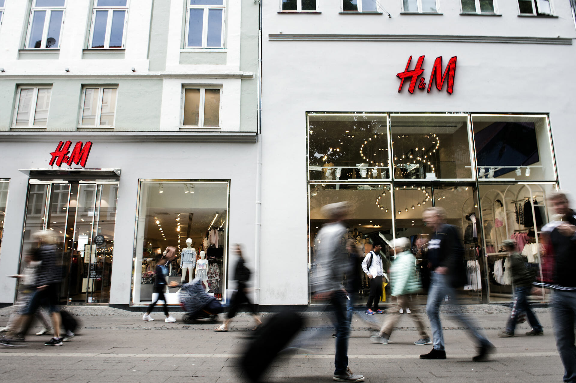 Read more about the article H&M vil gøre alt deres tøj bæredygtigt