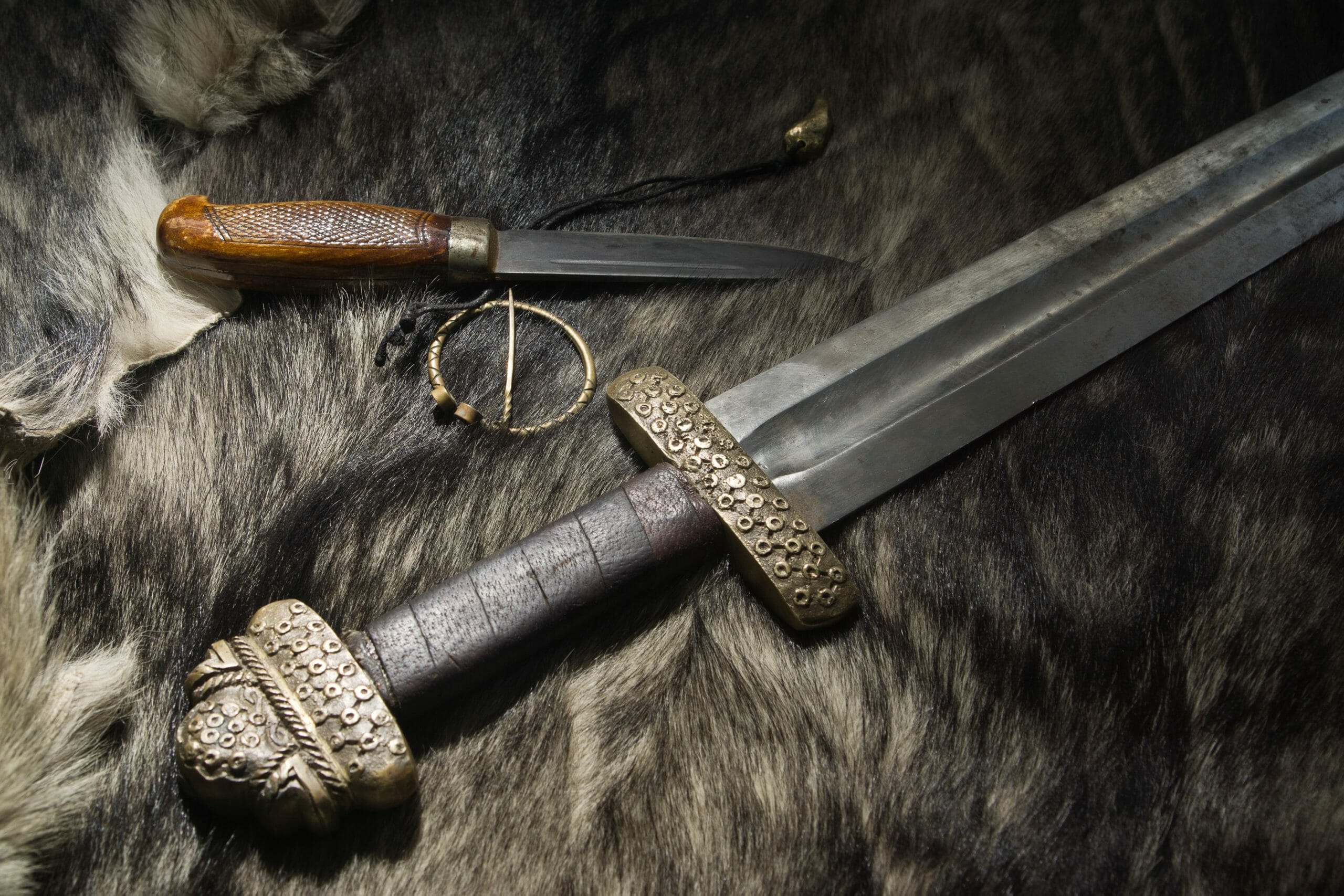 Read more about the article Vikingebørn gik med store, skarpe knive