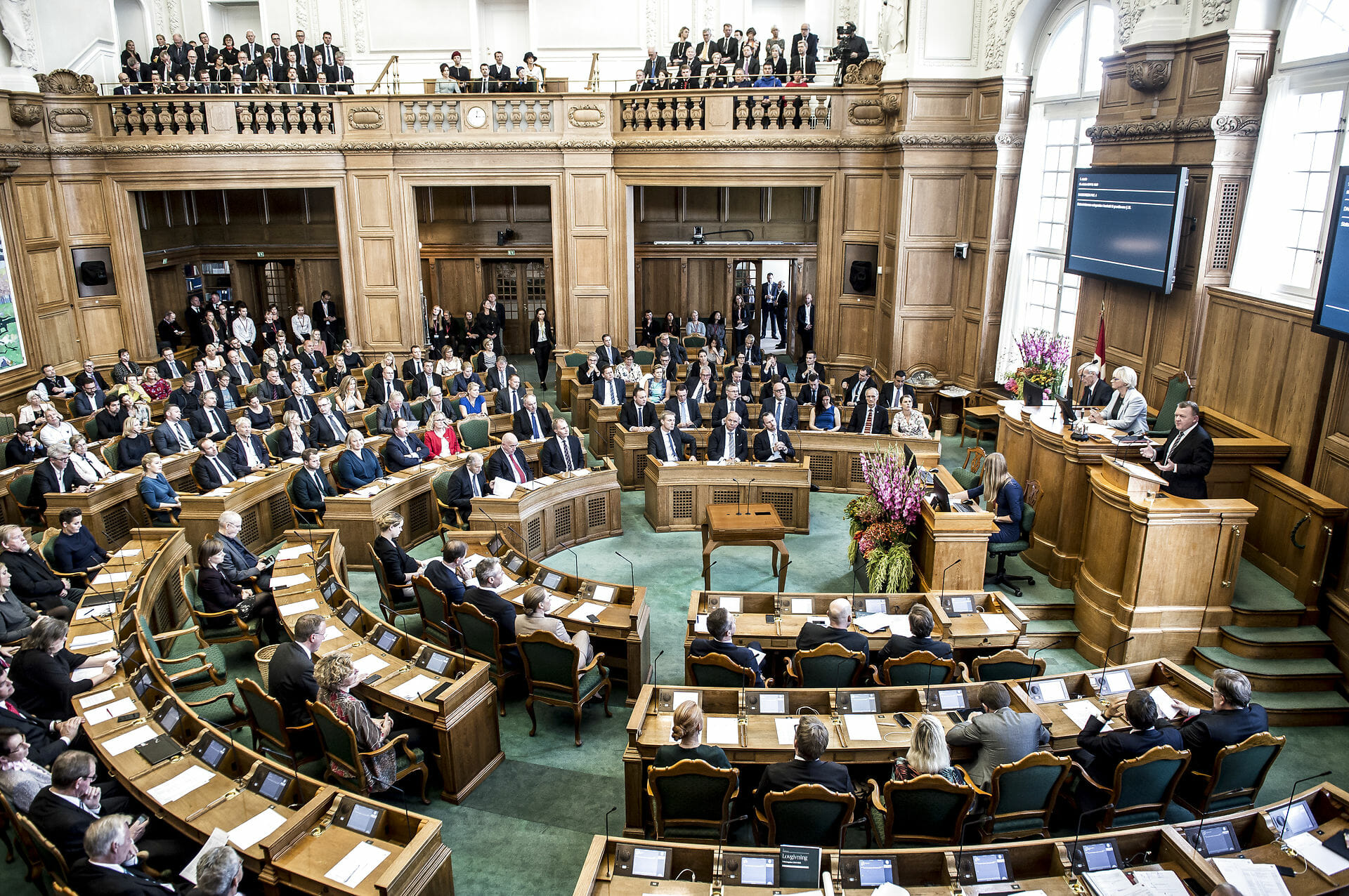 Read more about the article Borgerforslag om etik kortslutter debatten