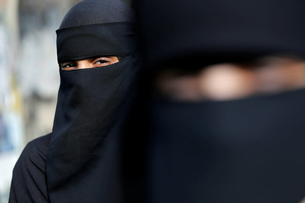 Read more about the article OVERBLIK: Her er burka og niqab blevet forbudt