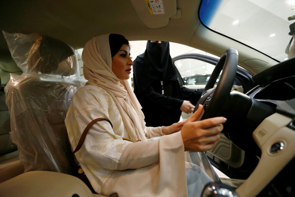 Read more about the article Saudiarabiske kvinder kan få besked om skilsmisse på sms
