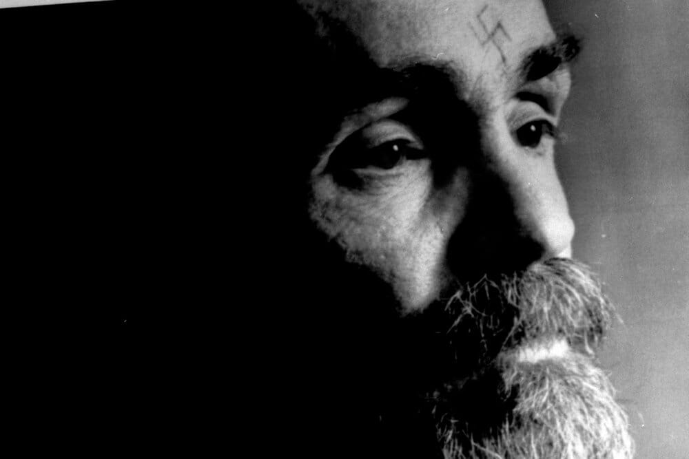Read more about the article Massemorderen Charles Manson er død efter 40 år bag tremmer