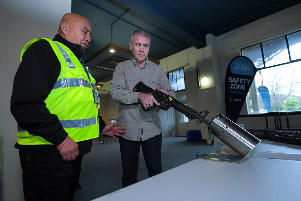 Read more about the article New Zealand har indsamlet 56.350 rifler efter moskéangreb