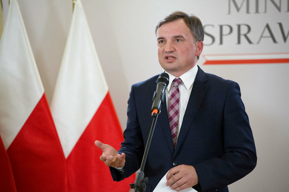Read more about the article Polsk justitsministers magt over dommere er i strid med EU-ret