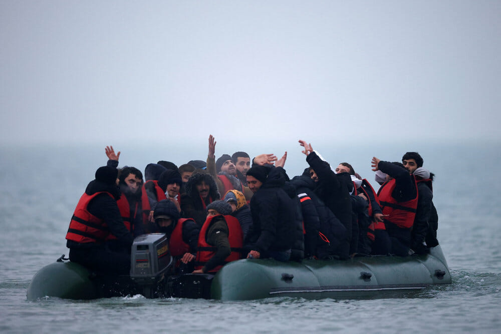 Read more about the article 27 migranter på vej mod England mister livet ud for Frankrigs kyst