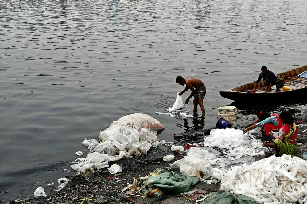 Read more about the article Naturfond finder plastik i selv de mest uberørte havområder