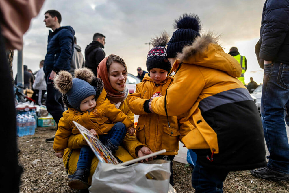 Read more about the article Otte ud af ti mener at Danmark skal tage imod ukrainske flygtninge