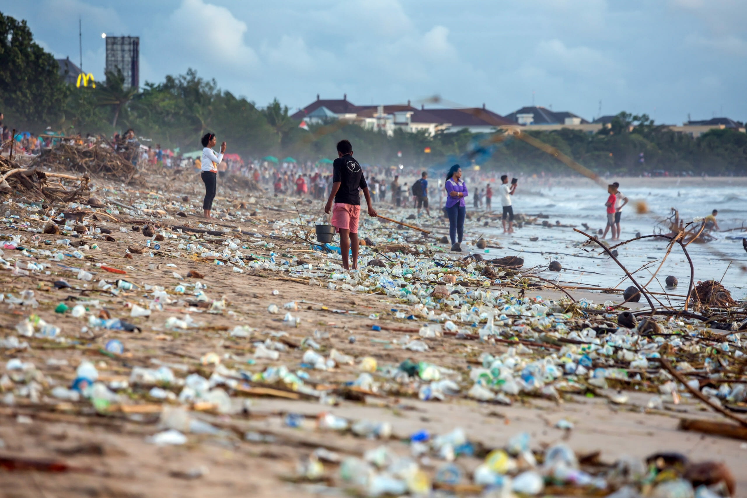 Read more about the article FN-lande lover en bindende aftale for at bekæmpe plastikforurening