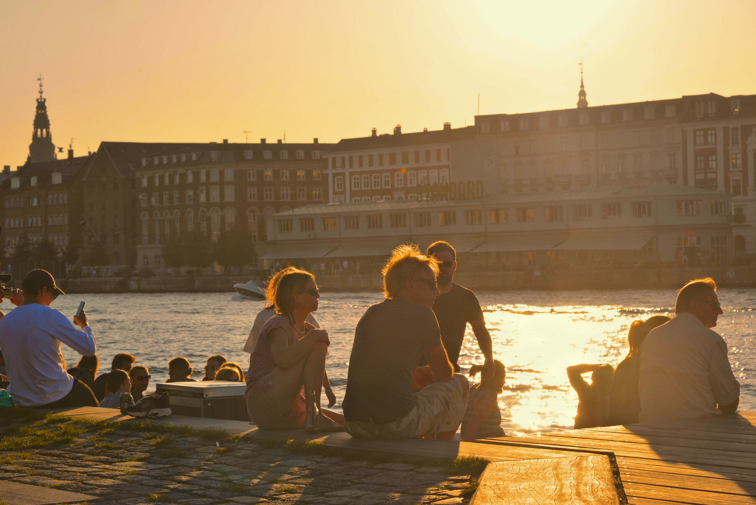 Read more about the article Vi er verdens næstlykkeligste land – kun finnerne er lykkeligere