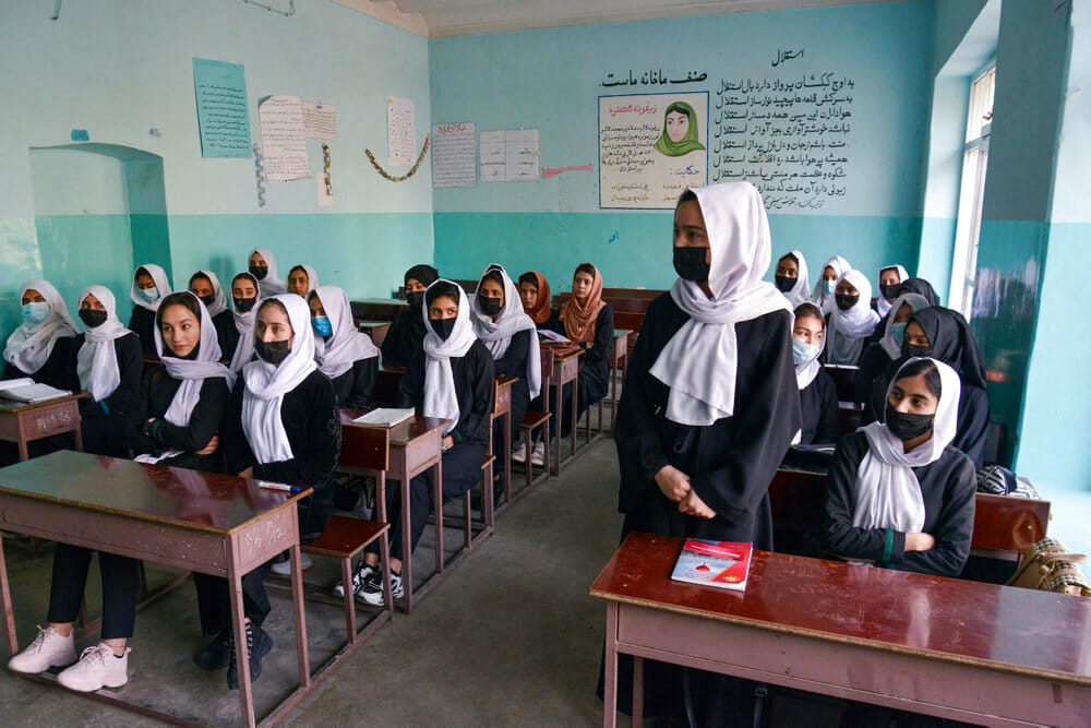 Read more about the article Taliban lover snarlige gode nyheder om ældre pigers skolegang