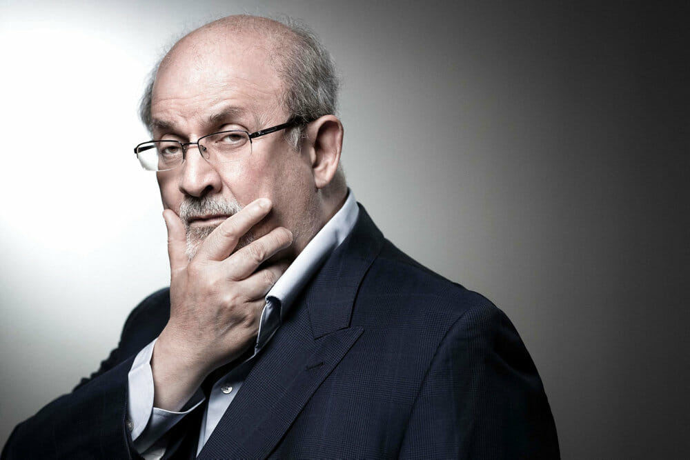 Read more about the article Hele verden fordømmer angrebet på forfatteren Salman Rushdie