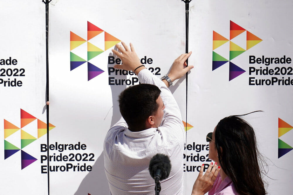 Read more about the article Serbien forbyder stor europæisk prideparade i Beograd