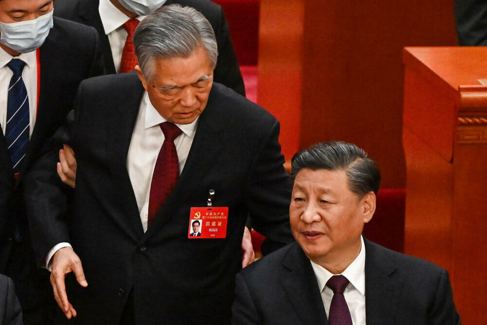 Read more about the article Xi Jinping rydder op og styrker sit jerngreb om magten i Kina