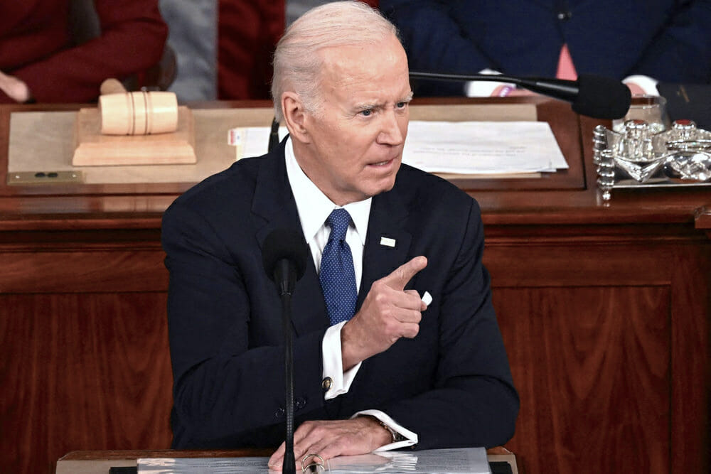 Read more about the article Biden lover at nedlægge veto mod landsdækkende abortforbud