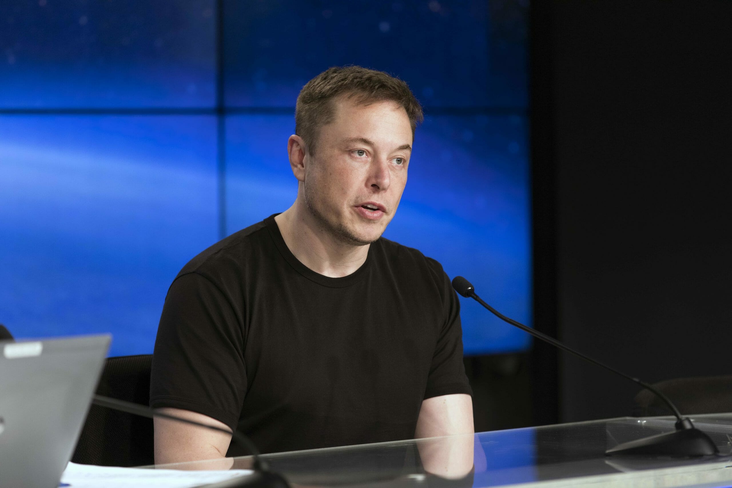 Read more about the article Elon Musk og eksperter: Sæt kunstig intelligens på pause
