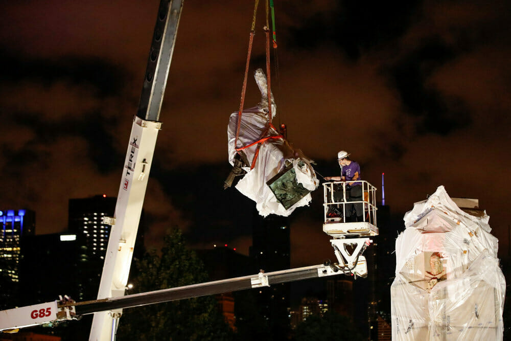 Read more about the article Chicago fjerner Columbus-statuer efter voldeligt sammenstød