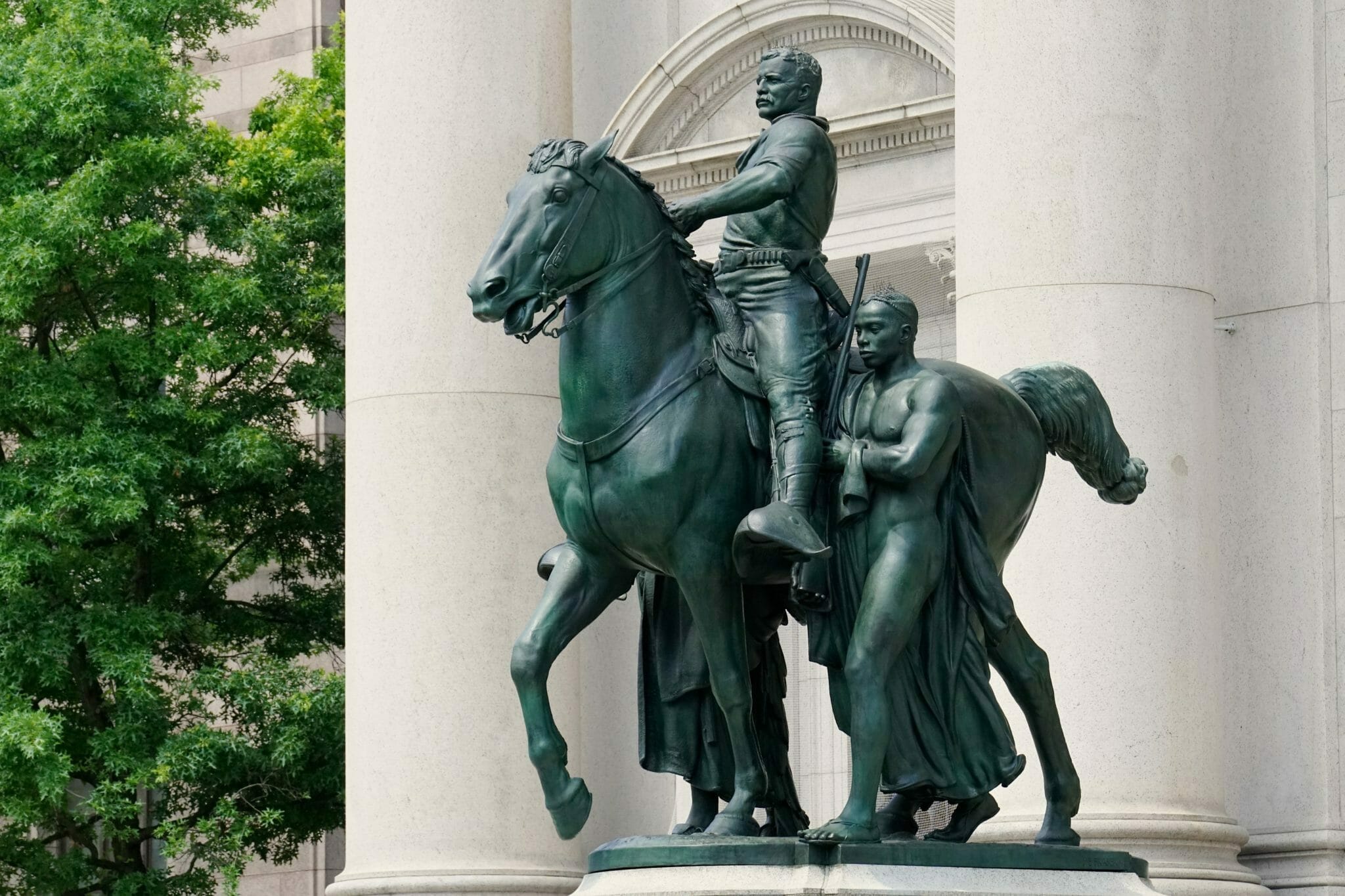 Read more about the article Roosevelt-statue fjernet i New York fordi den var for racistisk