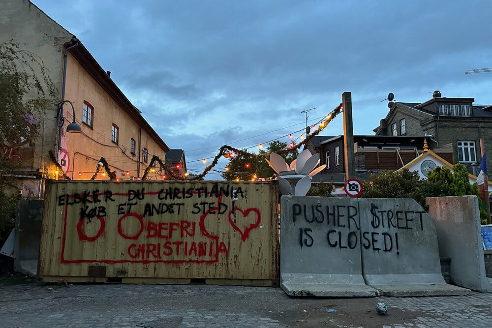 Read more about the article Christiania blokerer Pusher Street i protest mod kriminelle bander