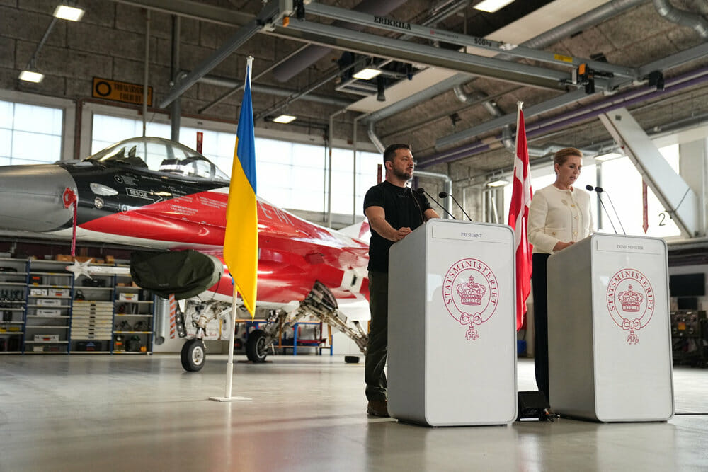 Read more about the article Danmark opfylder ukrainsk ønske og donerer 19 danske  F-16-kampfly