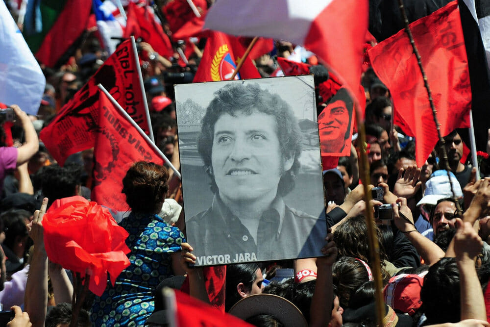 Read more about the article Chile sender soldater i fængsel for drab på sanger efter kuppet i 1973