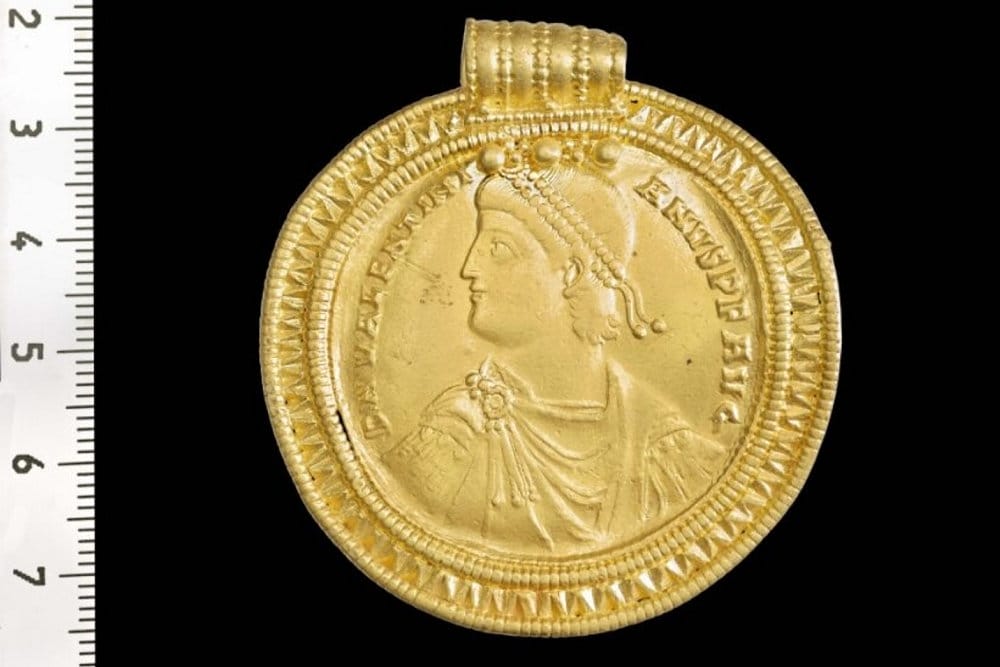 Read more about the article Romerske guldmedaljoner tyder på forhistorisk elite i lille jysk by
