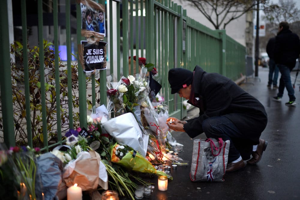 Read more about the article Charlie Hebdo lever stadig ti år efter blodigt terrorangreb i Paris