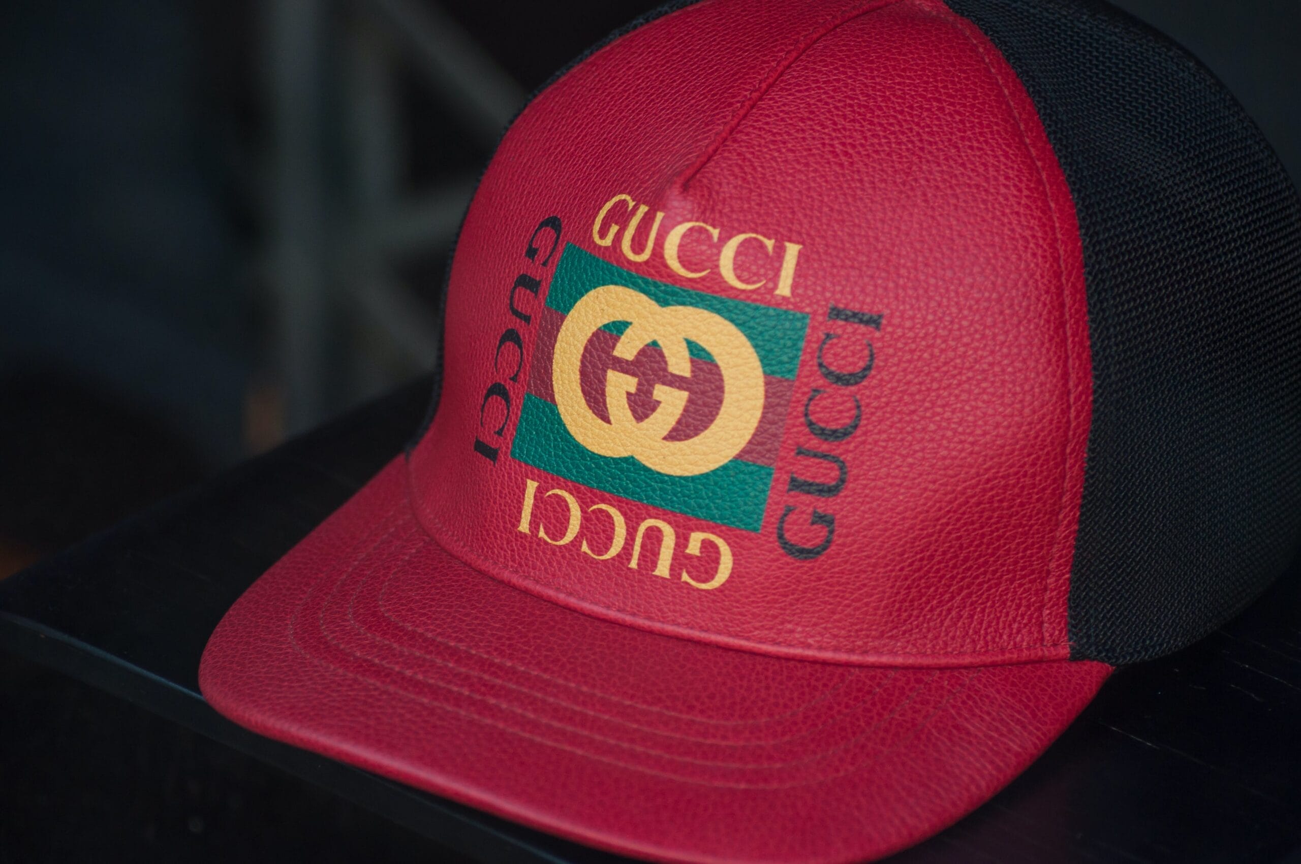 Read more about the article Børn køber luksus-kopier af kriminelle bagmænd – helt lovligt